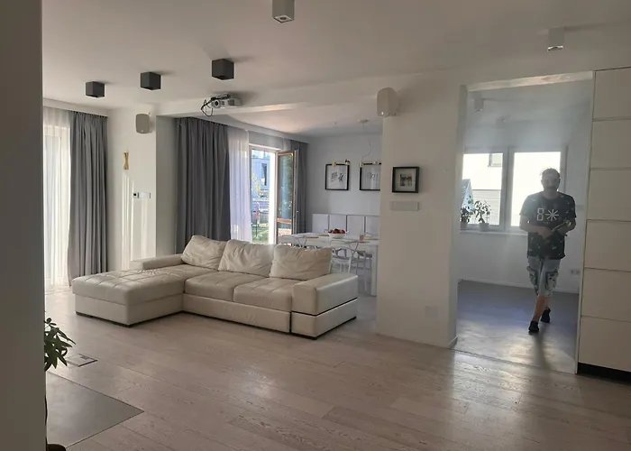 Dom Antonina Villa *