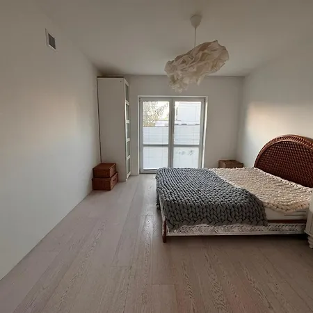 Dom Antonina فيلة *